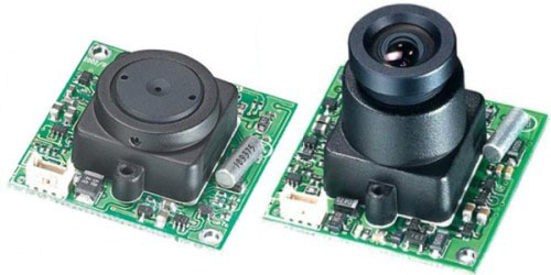 Видеокамера ACE-S360P (слева) с плоским пинхол объективом и ACE-S360B (справа) с оптическим объективом..