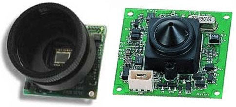 Видеокамера "ACE-S300СP4" (справа)  с объективом пинхол полный конус и "ACE-S300СCM" (слева) с резьбой под C/CS.